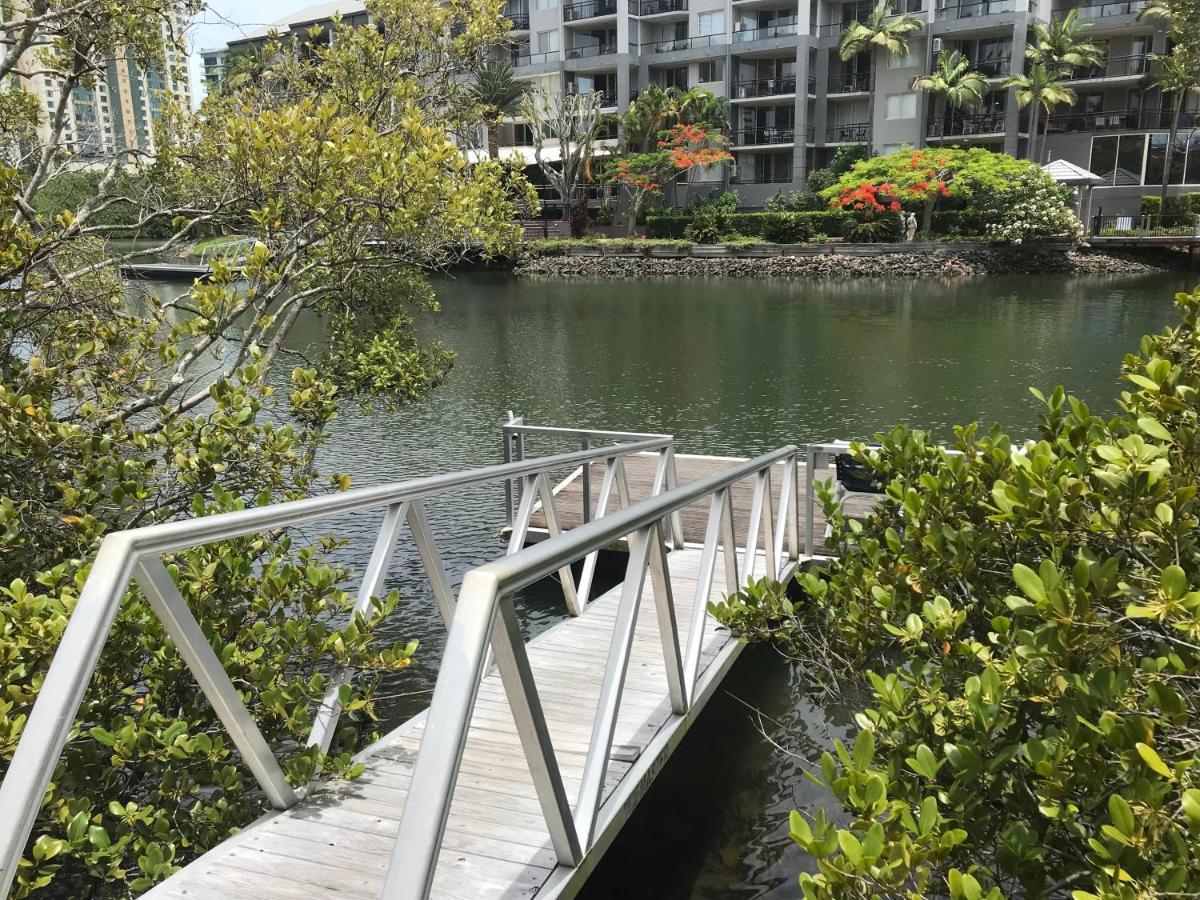 Large Surfers Paradise Apartment With Fantastic Views Gold Coast Eksteriør billede