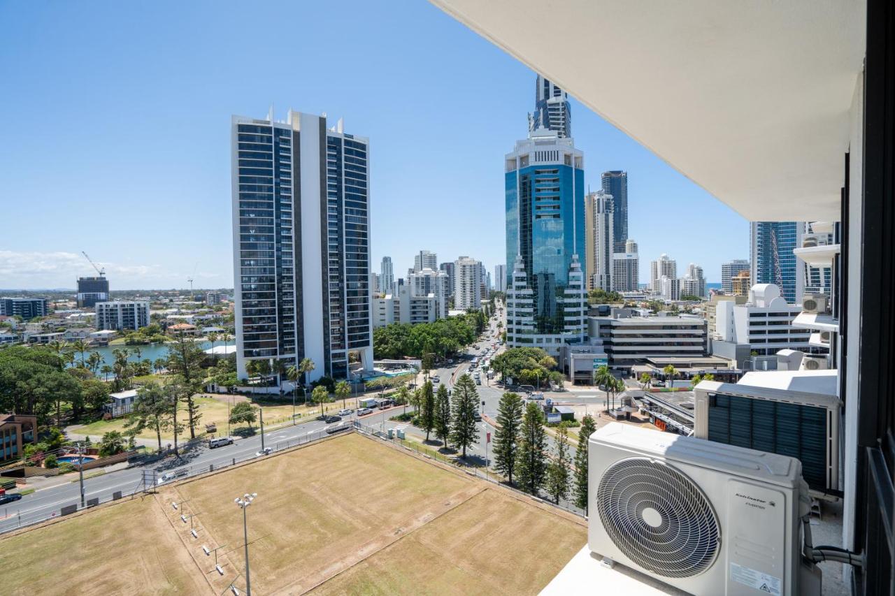 Large Surfers Paradise Apartment With Fantastic Views Gold Coast Eksteriør billede